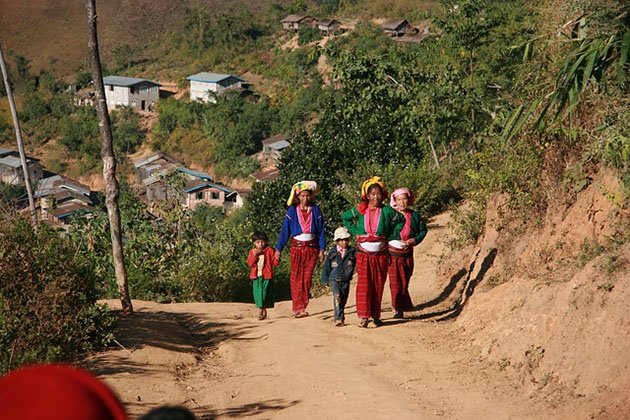 Inle Lake Soft Cycling and Trekking Tour 4 Days